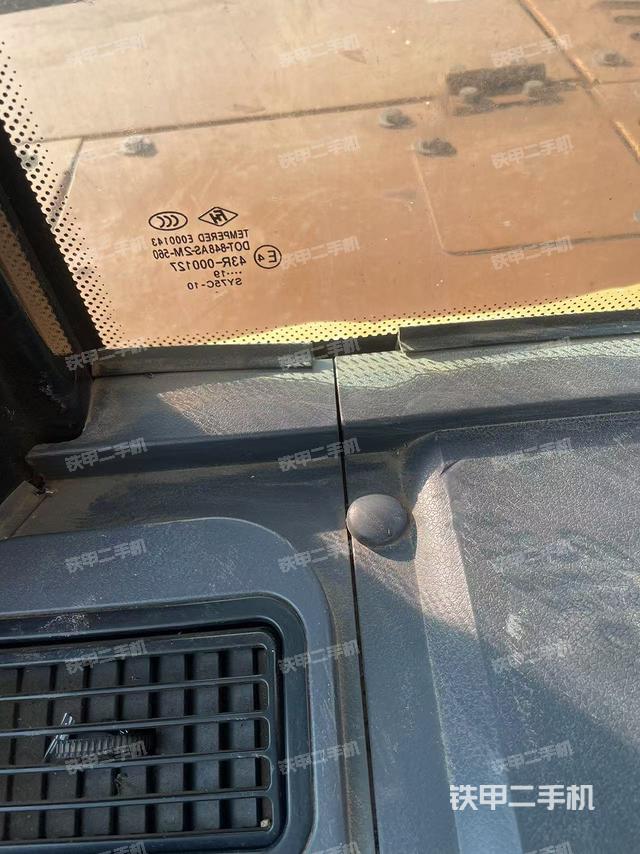 后窗玻璃角標(biāo)（駕駛室部分）