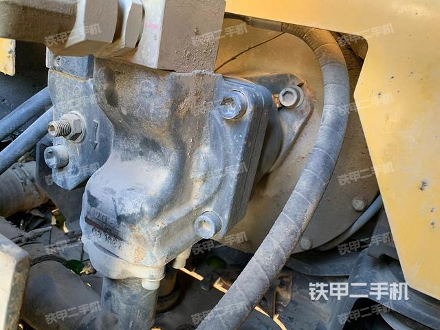 液壓泵艙室正面整體(整機(jī)外觀) 液壓泵艙室正面整體(整機(jī)外觀)