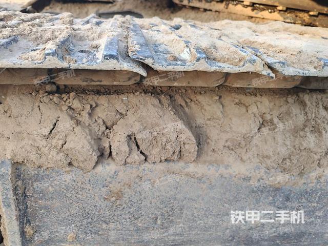 單側(cè)履帶整體（整機(jī)外觀）