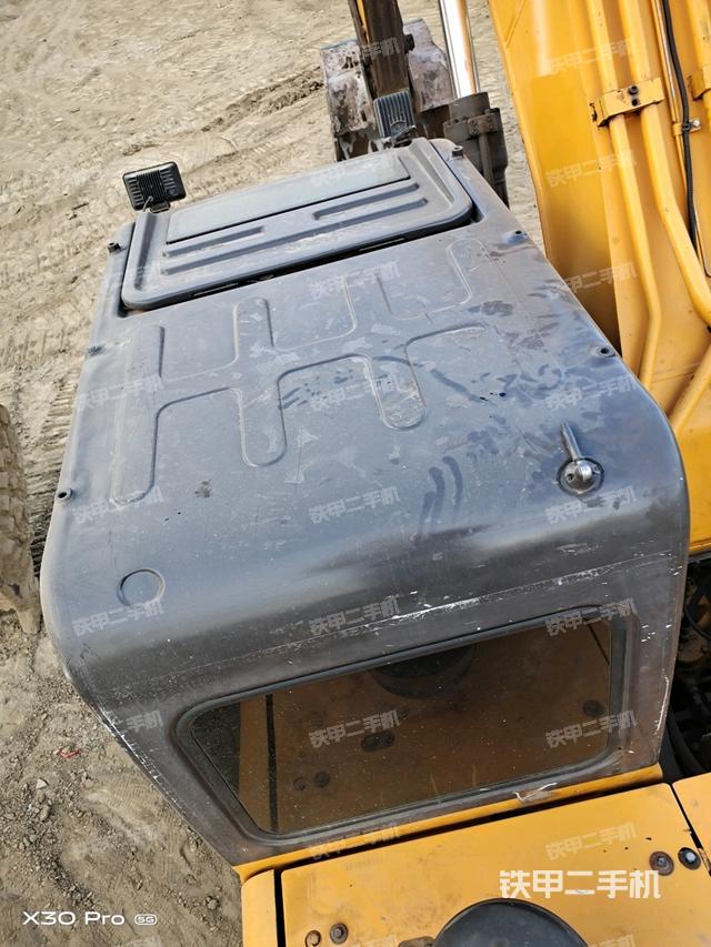 駕駛室頂部（整機(jī)外觀）