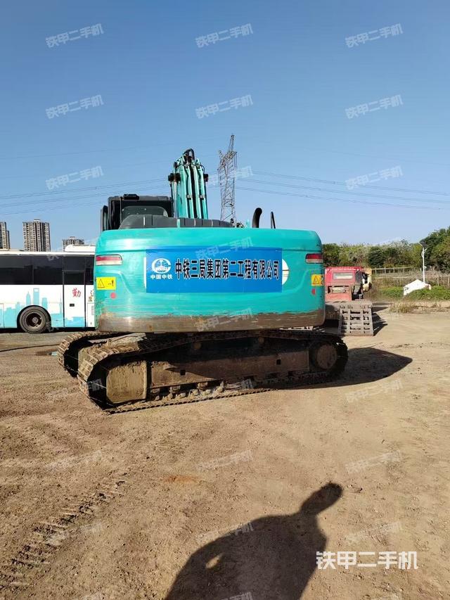 駕駛室頂部（整機(jī)外觀）