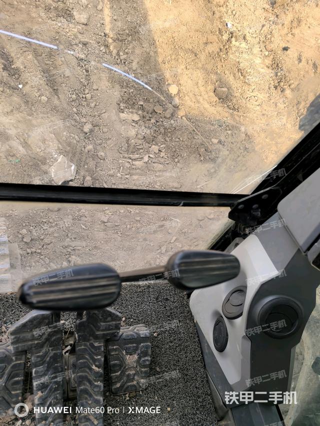 座椅左側(cè)控制臺/音響/含左手柄（駕駛室部分）