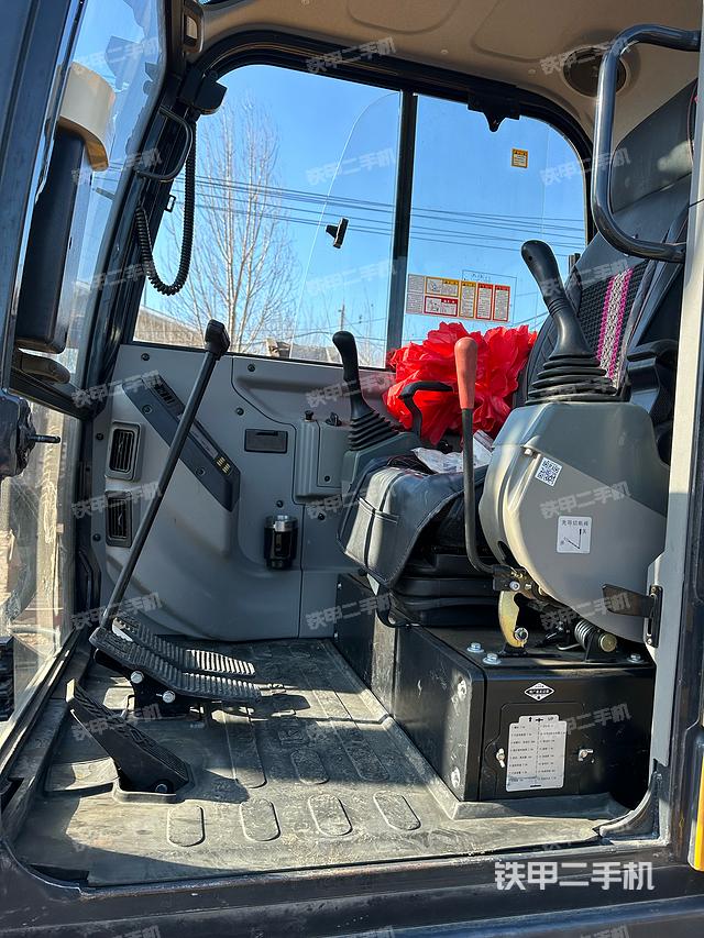 驾驶室整体（整机外观）