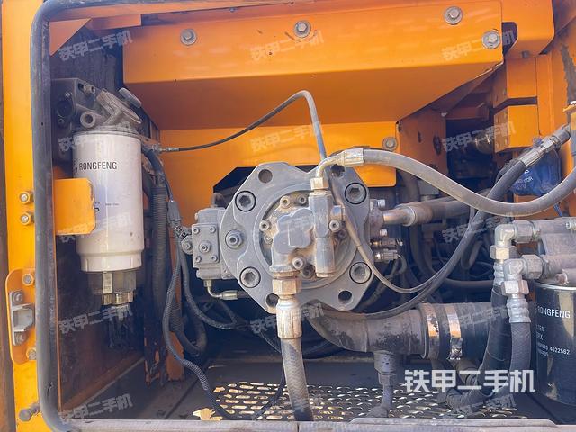 液壓泵艙室正面整體（整機(jī)外觀）