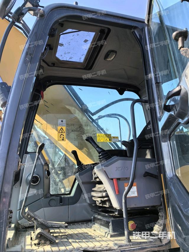 駕駛室整體（整機(jī)外觀）