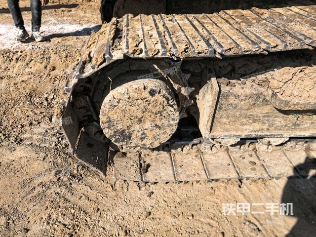 右驅(qū)動(dòng)輪（行走機(jī)構(gòu)）