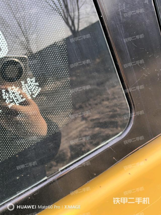 右側(cè)玻璃角標(biāo)（駕駛室部分）