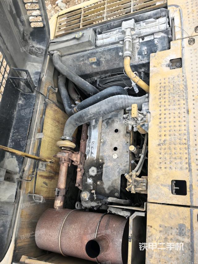 發(fā)動(dòng)機(jī)室（上車部件）