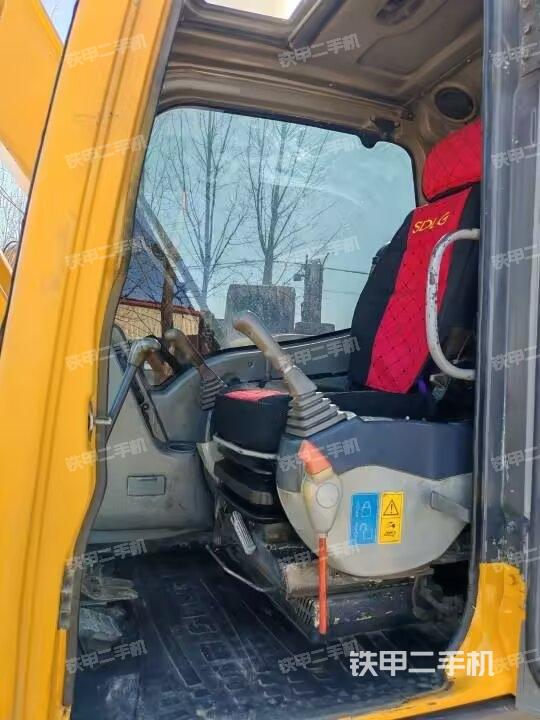 駕駛室頂部（整機(jī)外觀）