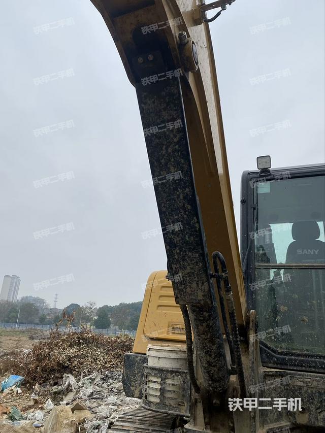 大臂背部俯視（工作和回轉(zhuǎn)裝置）