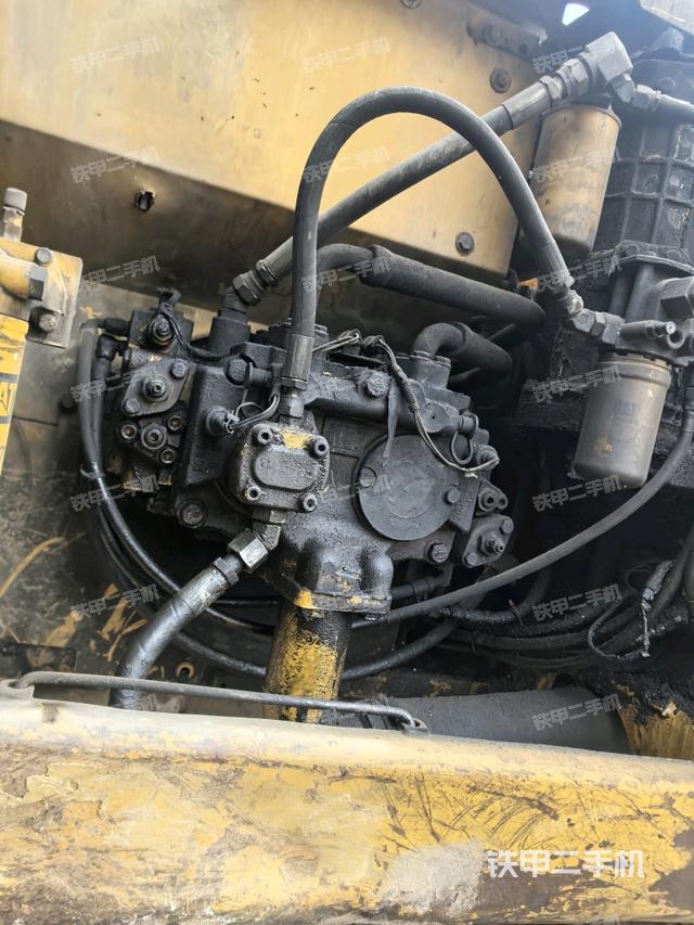 液壓泵斜45?左（大件艙室）