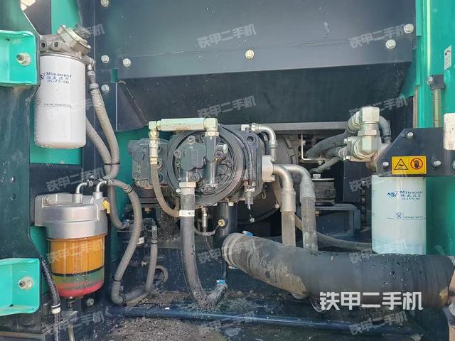 液壓泵艙室正面整體（整機(jī)外觀）