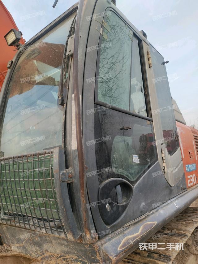 駕駛室左前45度（駕駛室部分）