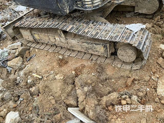 右側(cè)履帶整體?（行走機(jī)構(gòu)）