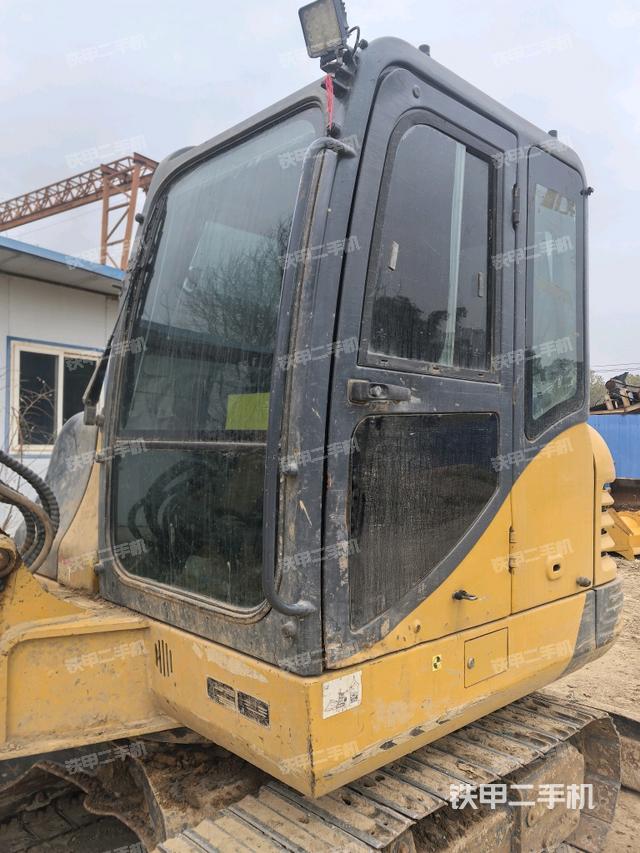 ?駕駛室正側(cè)（駕駛室部分）