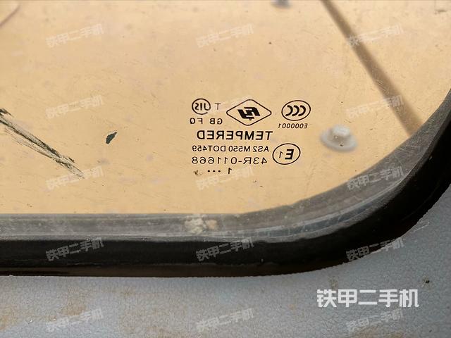 左后方玻璃角標(biāo)（駕駛室部分）