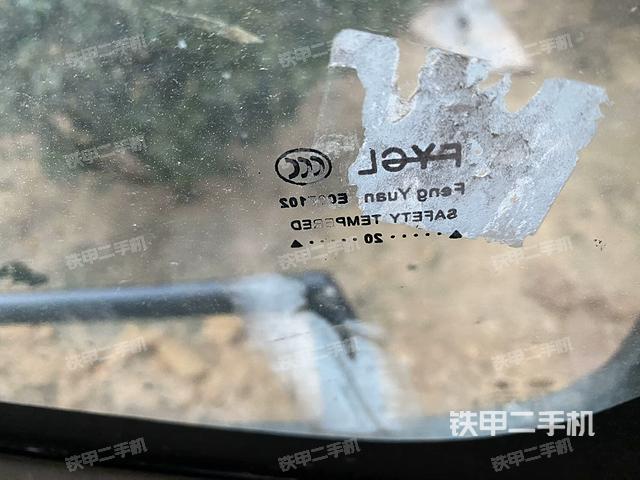 左后方玻璃角標(biāo)（駕駛室部分）