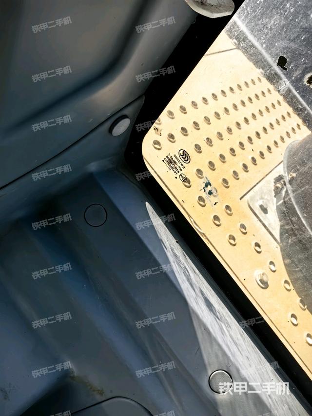 后窗玻璃角標(biāo)（駕駛室部分）