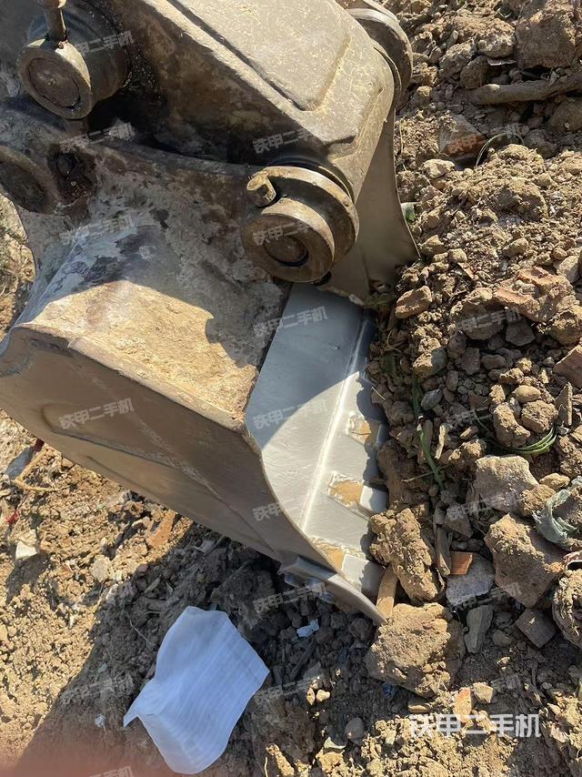 鏟斗右后整體（工作和回轉(zhuǎn)裝置）