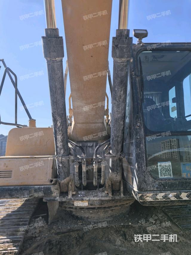 大臂油缸整體?豎拍（工作和回轉(zhuǎn)裝置）