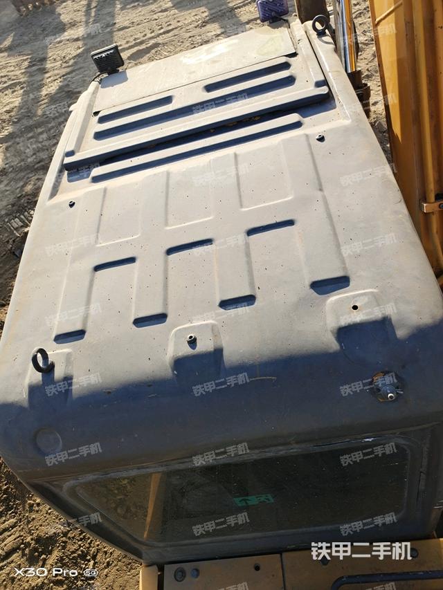 駕駛室頂部（整機(jī)外觀）