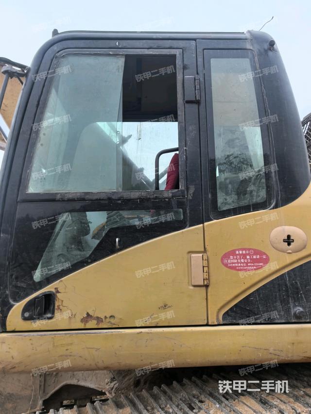 駕駛室正側(cè)（駕駛室部分）