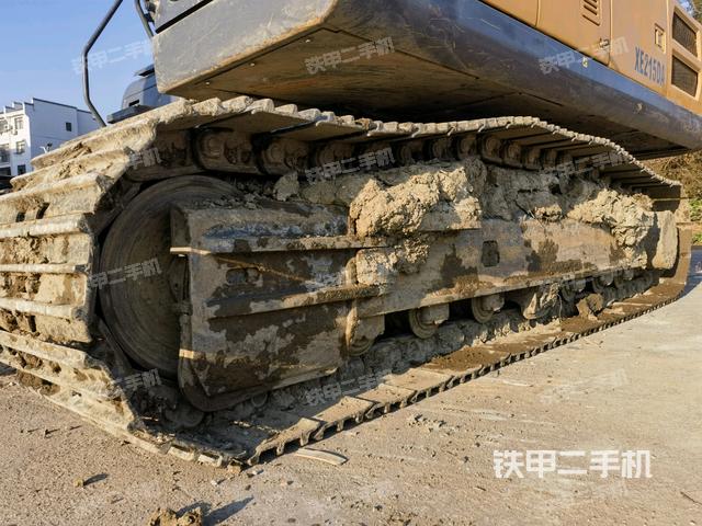 右側(cè)履帶整體(行走機構(gòu)) 右側(cè)履帶整體(行走機構(gòu))