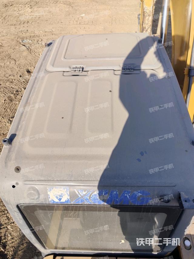 駕駛室頂部(整機外觀) 駕駛室頂部(整機外觀)