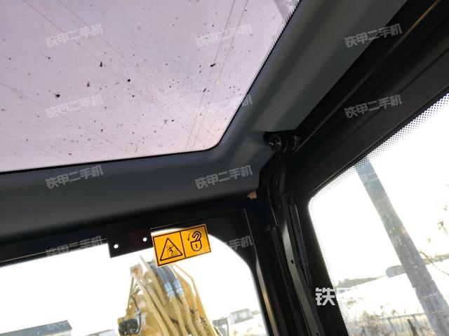 駕駛室頂部(整機外觀) 駕駛室頂部(整機外觀)
