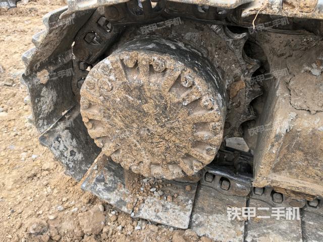 右驅(qū)動(dòng)輪（行走機(jī)構(gòu)）