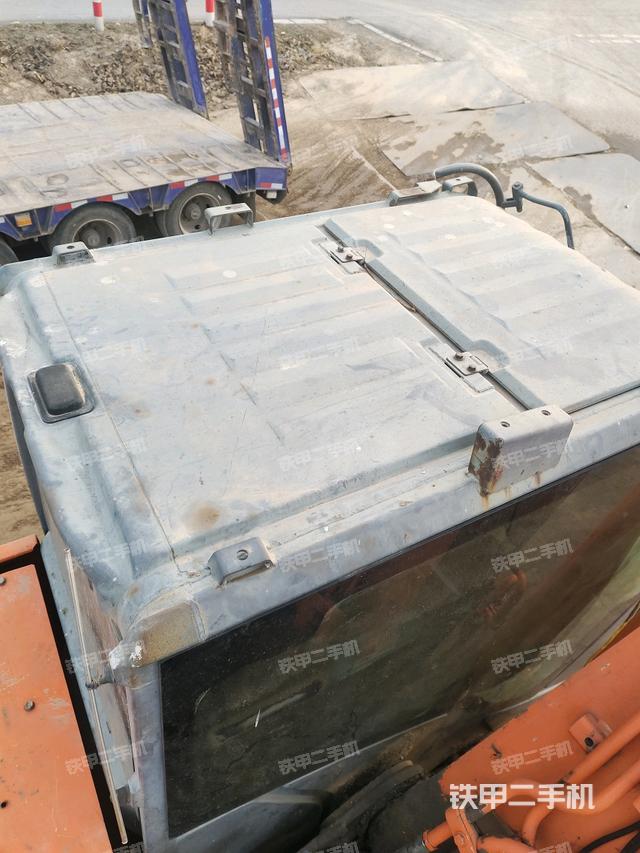 駕駛室頂部俯視（上車部件）