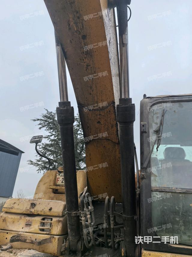 大臂油缸整體?豎拍（工作和回轉(zhuǎn)裝置）