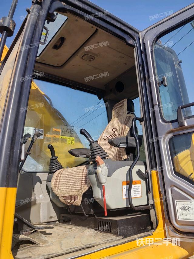 駕駛室整體（整機(jī)外觀）