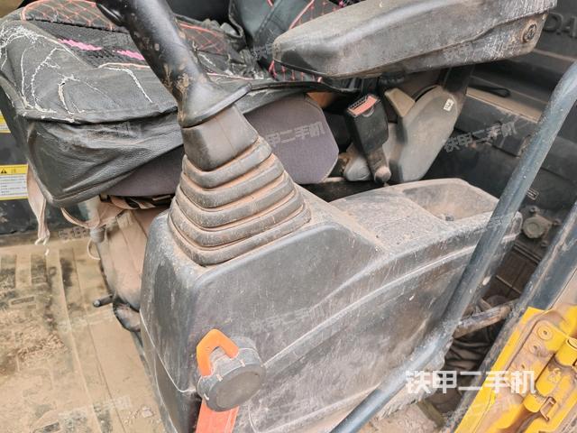 座椅左側(cè)控制臺(tái)/音響/含左手柄（駕駛室部分）