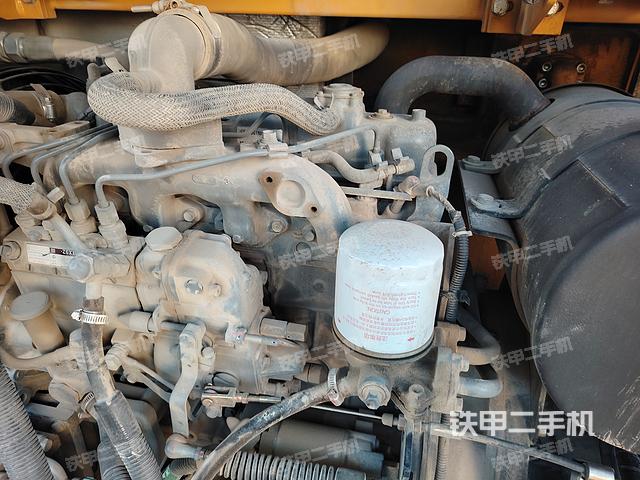 回轉(zhuǎn)馬達(dá)和主控閥(整機(jī)外觀) 回轉(zhuǎn)馬達(dá)和主控閥(整機(jī)外觀)