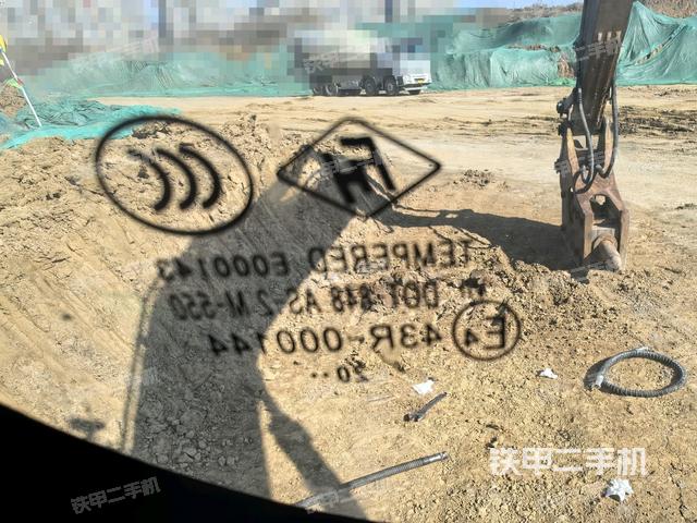 后窗玻璃角標(biāo)（駕駛室部分）