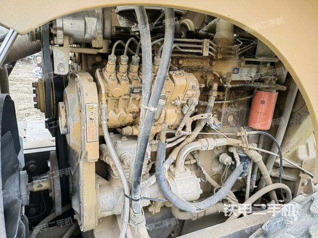 發(fā)動機(jī)艙全景（壓路機(jī)發(fā)動機(jī)艙）