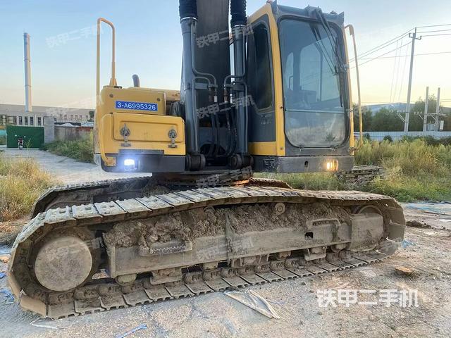 單側(cè)履帶整體（整機(jī)外觀）