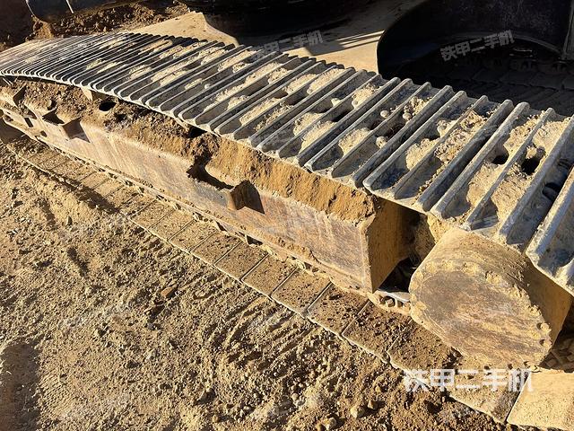 單側(cè)履帶整體（整機(jī)外觀）