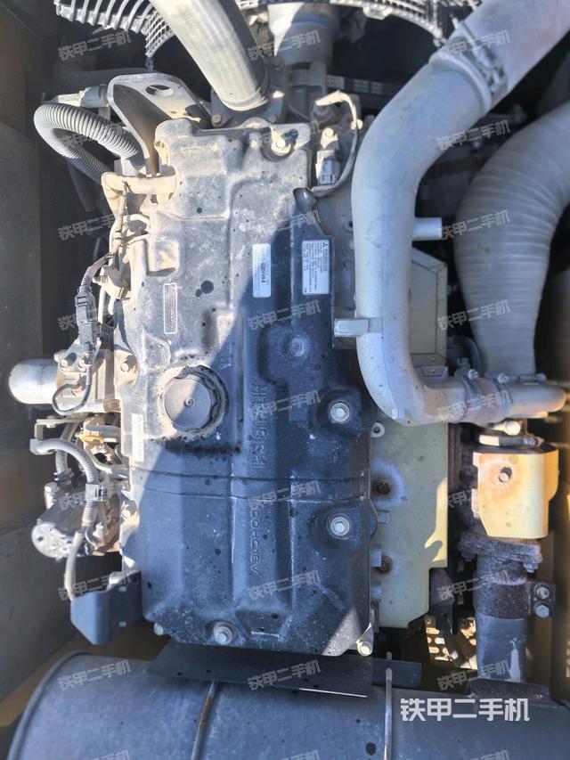 發(fā)動(dòng)機(jī)室（上車(chē)部件）