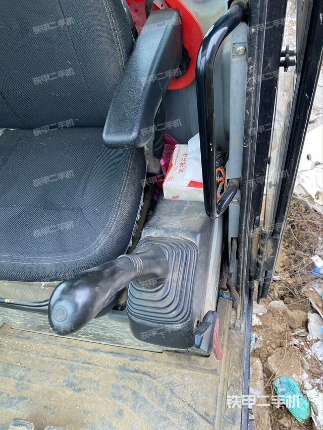 座椅左側(cè)控制臺(tái)/音響/含左手柄（駕駛室部分）