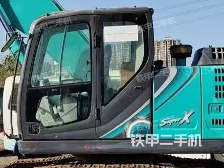 駕駛室整體（整機(jī)外觀）