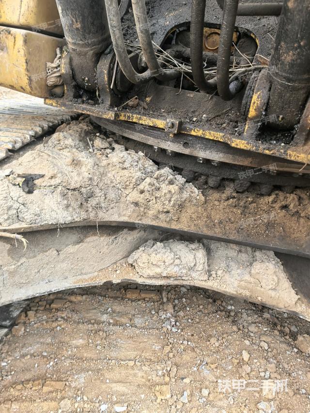 轉(zhuǎn)盤和下車架正前（工作和回轉(zhuǎn)裝置）