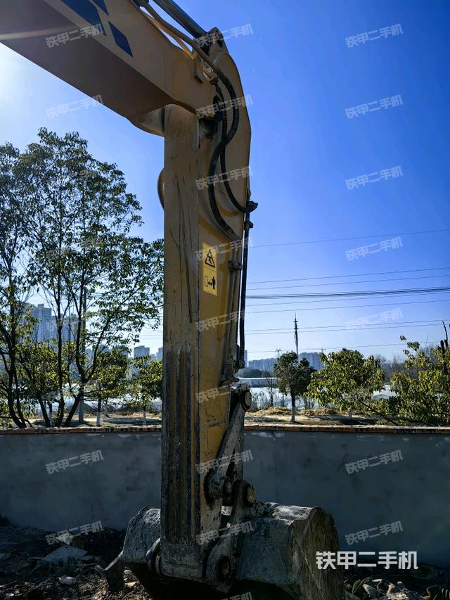 小臂整體左后(工作和回轉(zhuǎn)裝置) 小臂整體左后(工作和回轉(zhuǎn)裝置)