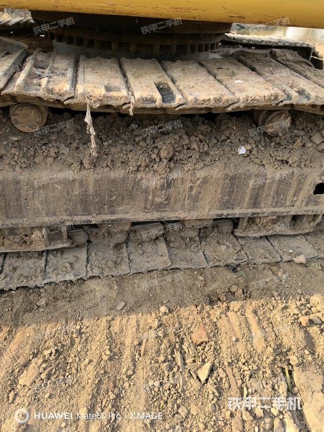 右驅(qū)動輪（行走機(jī)構(gòu)）