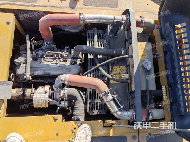 發(fā)動機整體俯視(整機外觀) 發(fā)動機整體俯視(整機外觀)