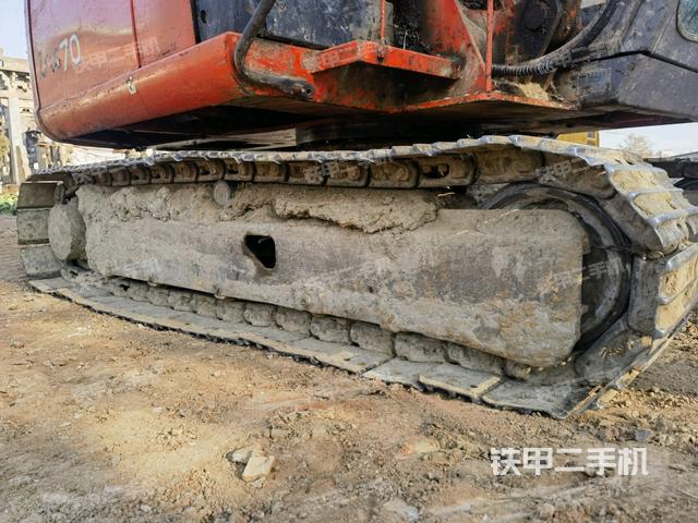 單側(cè)履帶整體(整機外觀) 單側(cè)履帶整體(整機外觀)