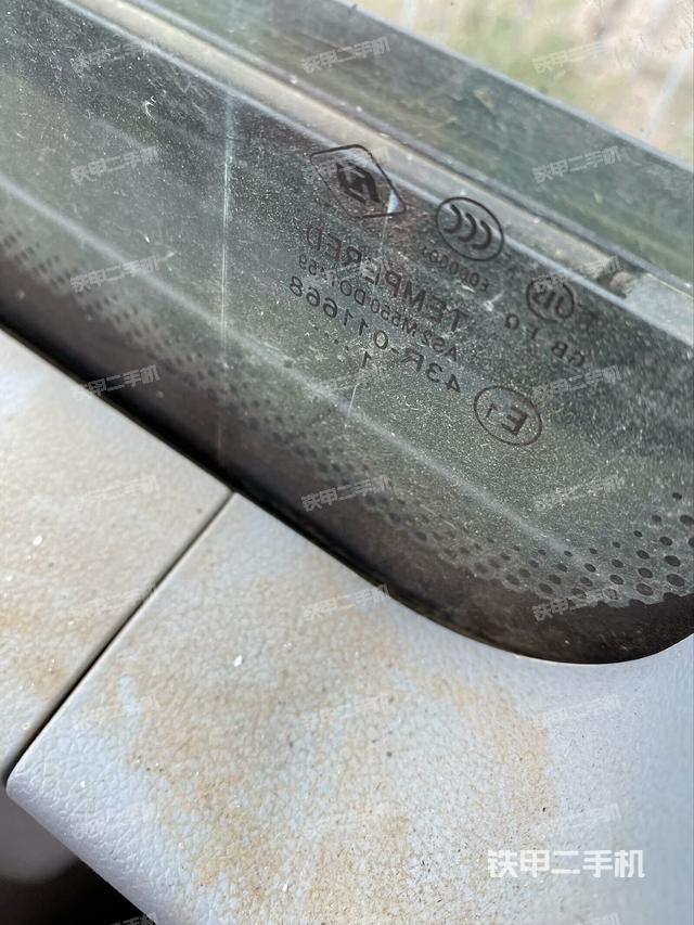 右側(cè)玻璃角標(biāo)（駕駛室部分）