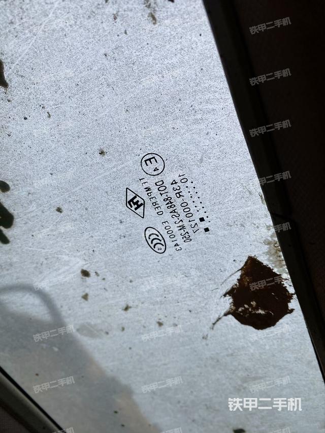 右側(cè)玻璃角標(biāo)（駕駛室部分）