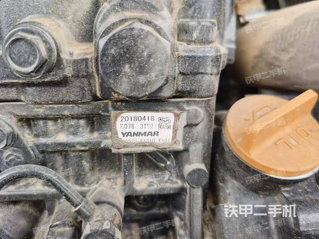 回轉(zhuǎn)馬達(dá)和主控閥（整機(jī)外觀）